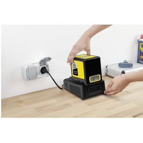 Комплект акумулятор + зарядний пристрій KARCHER 36 В 5 А/год 21215 фото